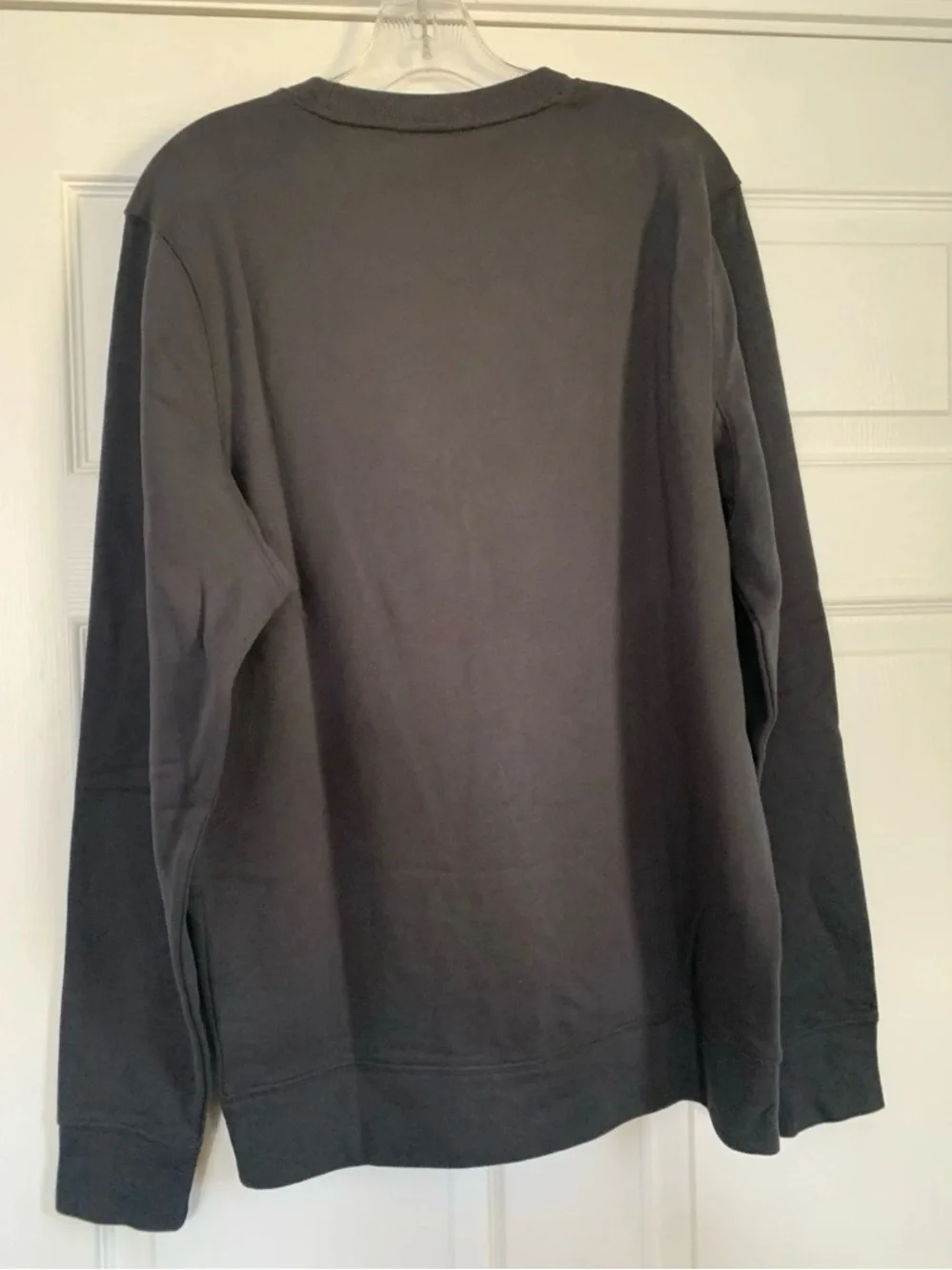 Duluth Trading Co Sweatshirt Mens Medium M Black Dark Gray Crew Neck NWT